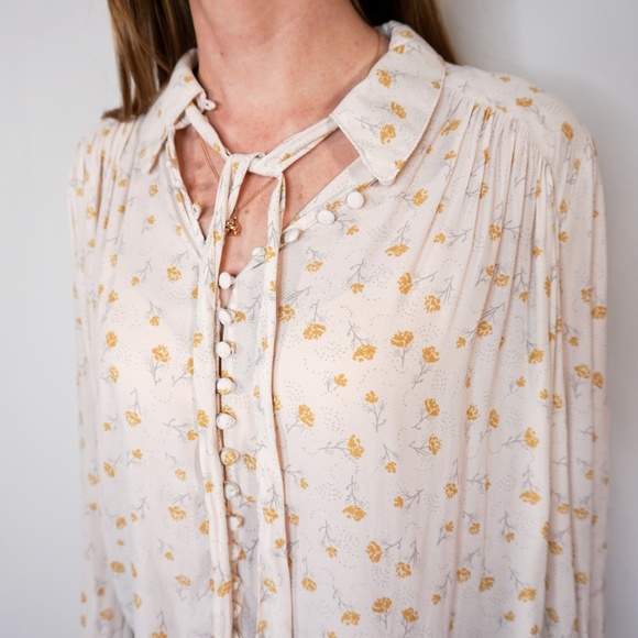 FREE PEOPLE Floral Sprig Motif Button Blouse Tie - Picture 8 of 8